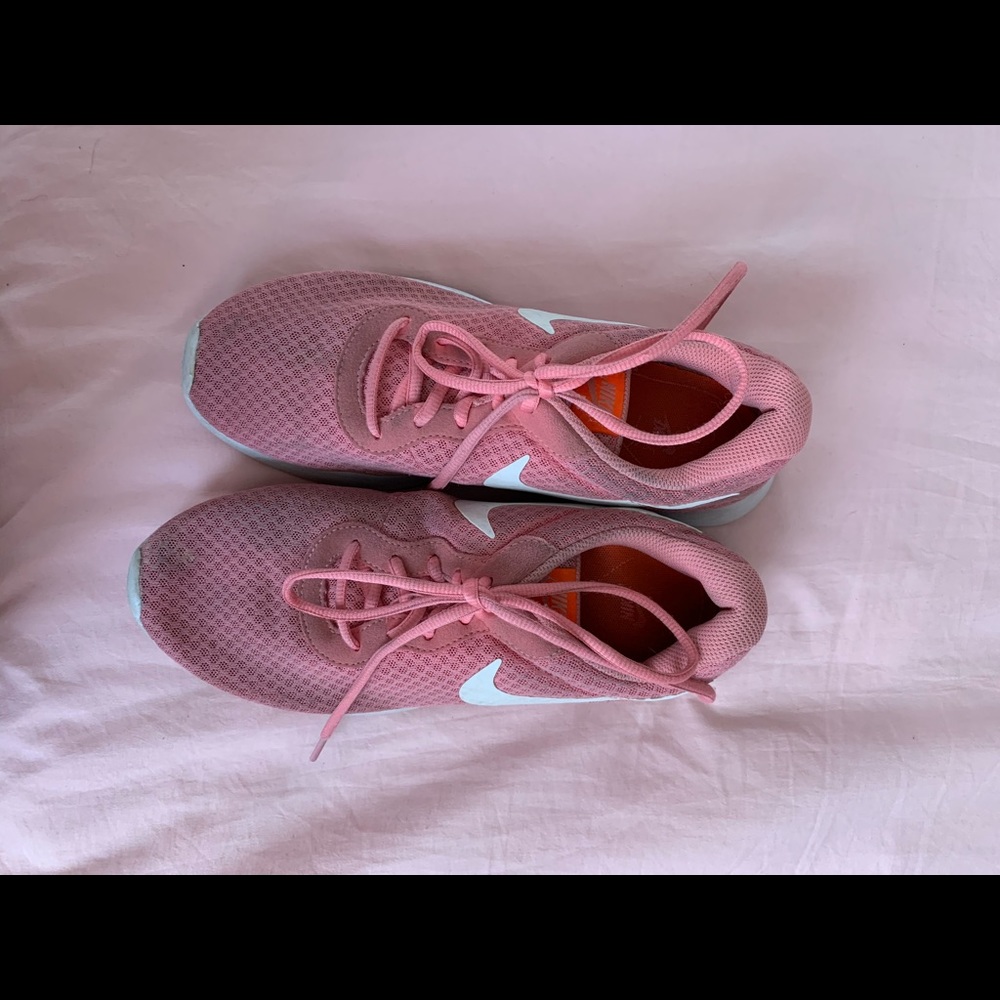 Nike running shoes, WOMEN'S NIKE TANJUN SNEAKERS